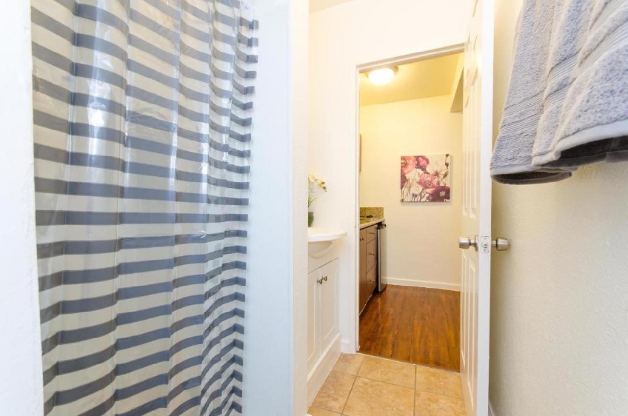 Snug Studio Apartment In The Heart Of Hollywood Los Angeles Exterior photo